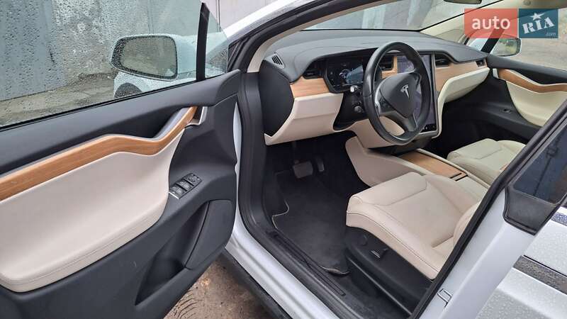 Позашляховик / Кросовер Tesla Model X 2018 в Костопілі