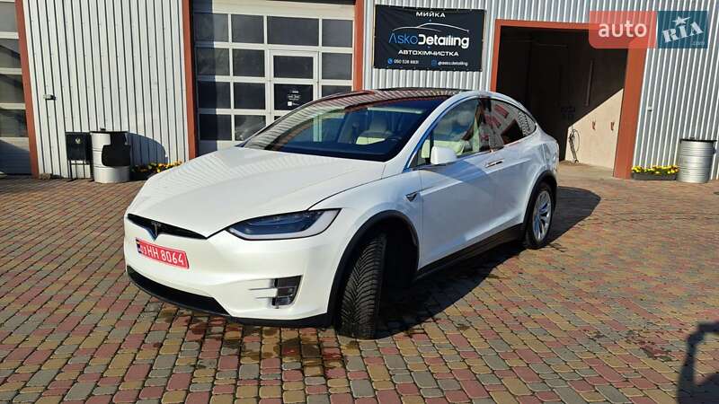 Позашляховик / Кросовер Tesla Model X 2018 в Костопілі
