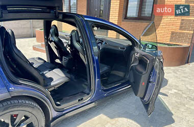 Внедорожник / Кроссовер Tesla Model X 2016 в 