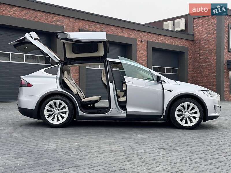 Позашляховик / Кросовер Tesla Model X 2018 в Полтаві