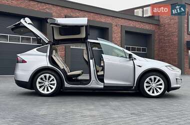Внедорожник / Кроссовер Tesla Model X 2018 в 