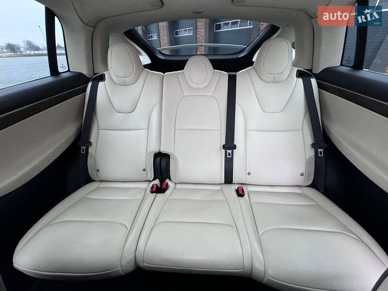 Позашляховик / Кросовер Tesla Model X 2018 в Полтаві