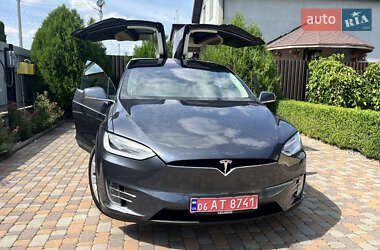 Позашляховик / Кросовер Tesla Model X 2017 в 