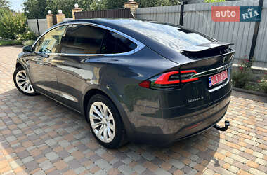 Позашляховик / Кросовер Tesla Model X 2017 в 