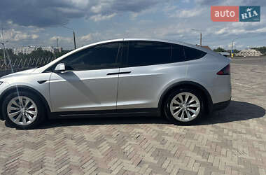 Позашляховик / Кросовер Tesla Model X 2017 в 