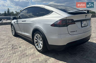 Позашляховик / Кросовер Tesla Model X 2017 в 