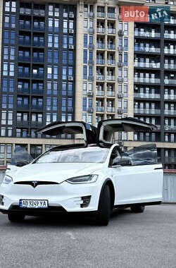 Позашляховик / Кросовер Tesla Model X 2016 в 