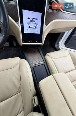 Позашляховик / Кросовер Tesla Model X 2016 в 