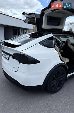 Позашляховик / Кросовер Tesla Model X 2016 в 