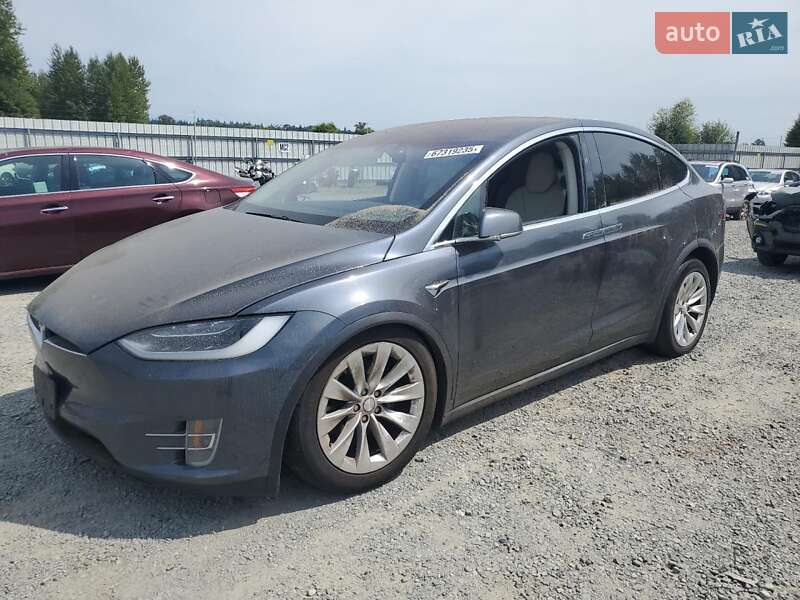 Внедорожник / Кроссовер Tesla Model X 2017 в 