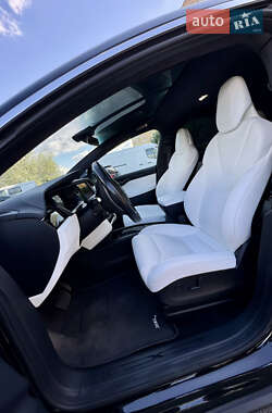 Позашляховик / Кросовер Tesla Model X 2019 в 