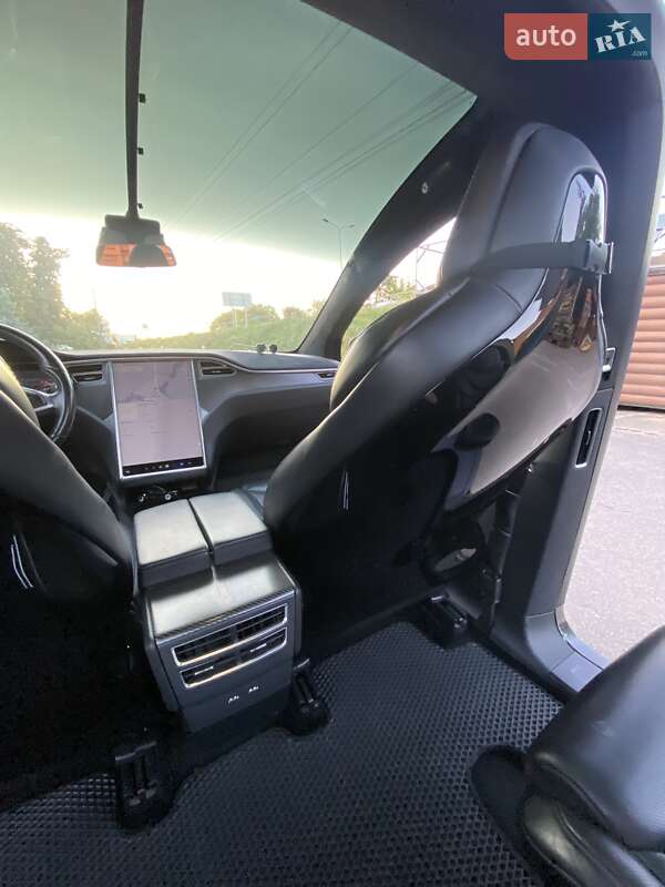 Внедорожник / Кроссовер Tesla Model X 2016 в Виннице