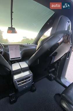 Позашляховик / Кросовер Tesla Model X 2016 в 