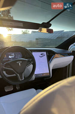 Внедорожник / Кроссовер Tesla Model X 2019 в 