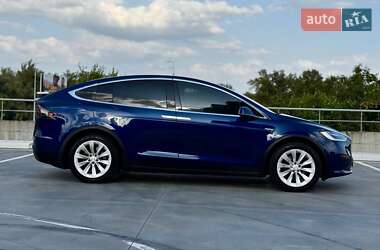Позашляховик / Кросовер Tesla Model X 2016 в 