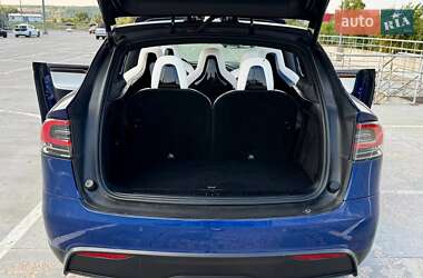 Позашляховик / Кросовер Tesla Model X 2016 в 