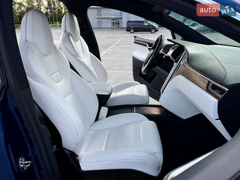 Позашляховик / Кросовер Tesla Model X 2016 в Києві фото 24 Позашляховик / Кросовер Tesla Model X 2016 в Києві
