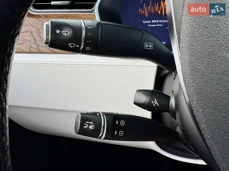 Позашляховик / Кросовер Tesla Model X 2016 в Києві фото 44 Позашляховик / Кросовер Tesla Model X 2016 в Києві
