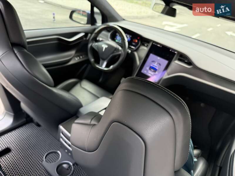 Позашляховик / Кросовер Tesla Model X 2019 в Києві