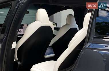 Позашляховик / Кросовер Tesla Model X 2024 в 