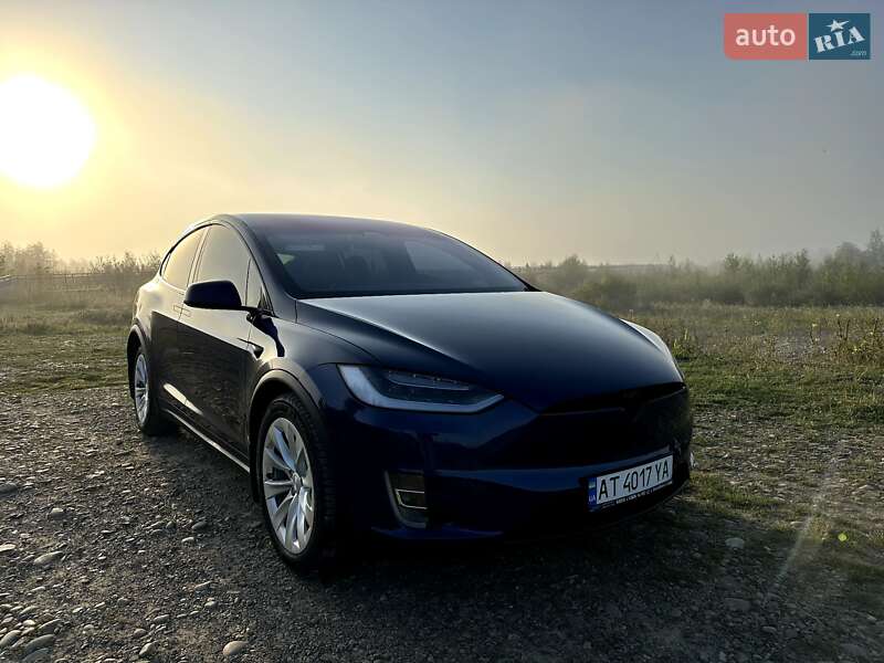 Внедорожник / Кроссовер Tesla Model X 2018 в Калуше