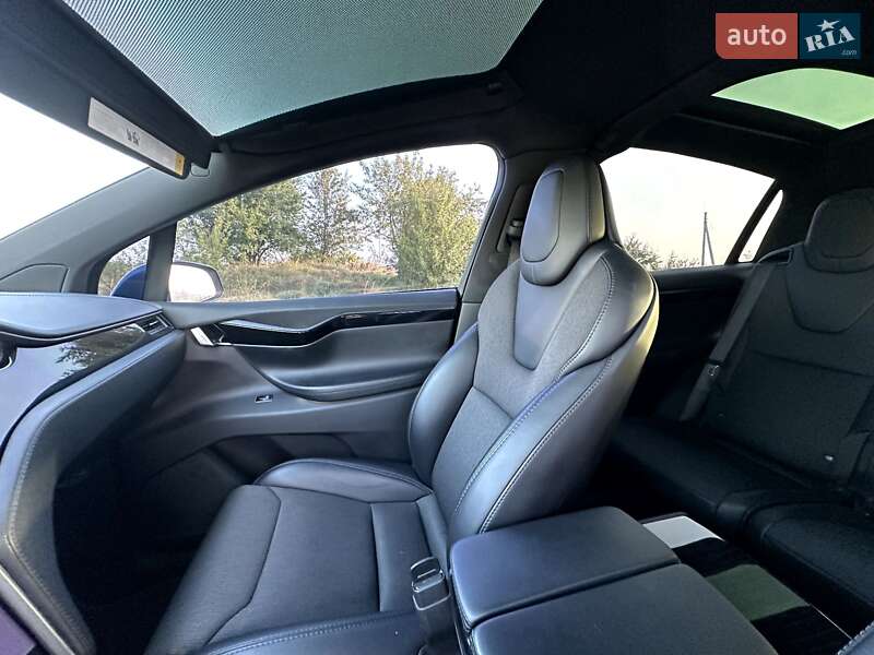 Внедорожник / Кроссовер Tesla Model X 2018 в Калуше