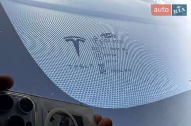 Позашляховик / Кросовер Tesla Model X 2018 в 