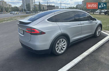 Позашляховик / Кросовер Tesla Model X 2016 в 
