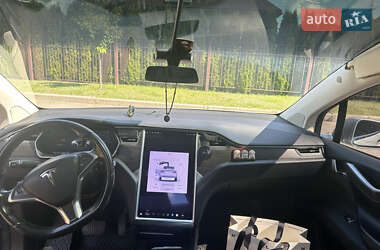 Позашляховик / Кросовер Tesla Model X 2016 в 