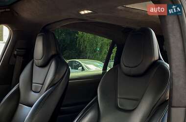 Позашляховик / Кросовер Tesla Model X 2016 в 