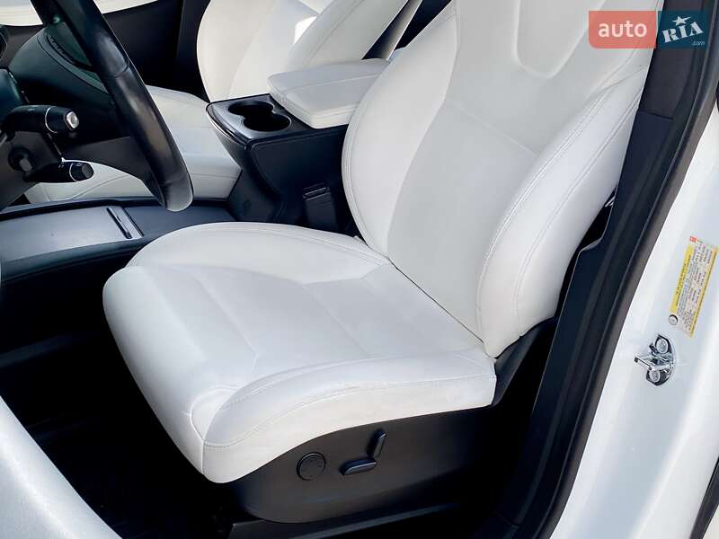 Позашляховик / Кросовер Tesla Model X 2019 в Києві
