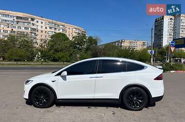 Позашляховик / Кросовер Tesla Model X 2020 в 