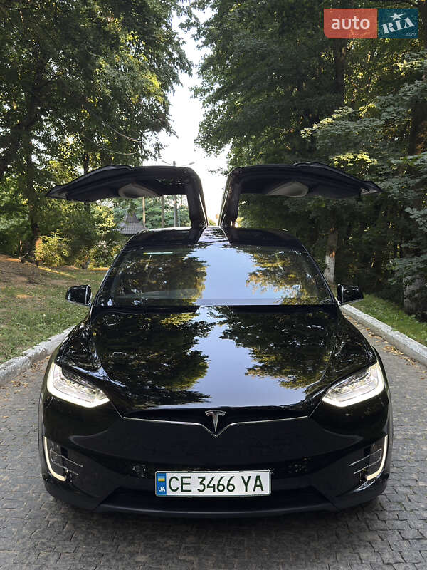 Позашляховик / Кросовер Tesla Model X 2020 в 