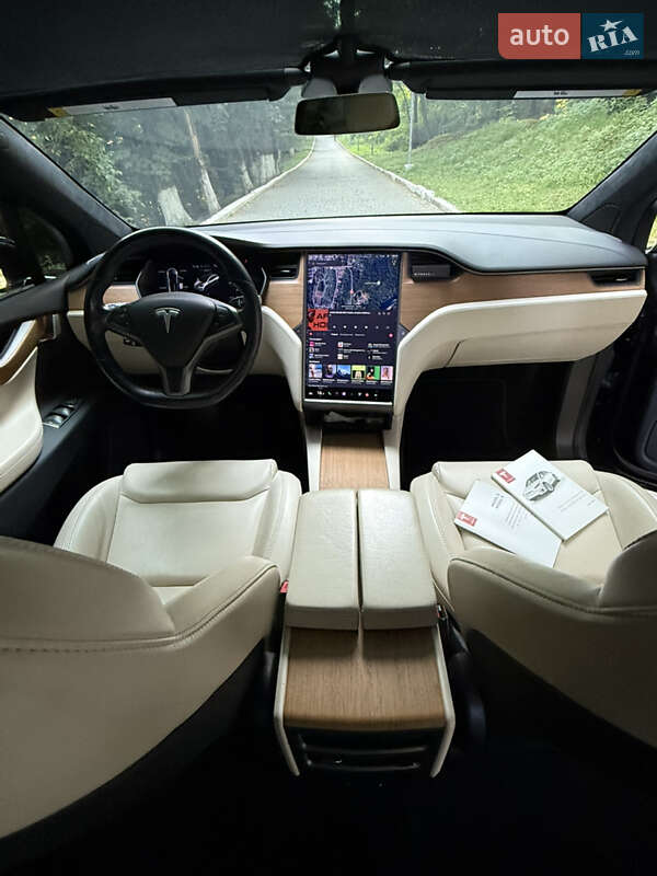 Позашляховик / Кросовер Tesla Model X 2020 в Чернівцях