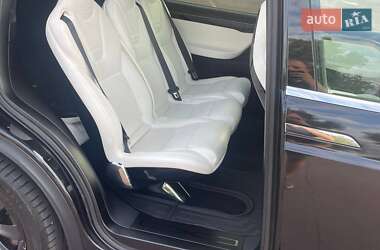 Позашляховик / Кросовер Tesla Model X 2017 в 