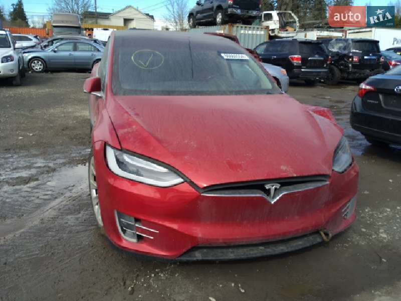 Внедорожник / Кроссовер Tesla Model X 2016 в 