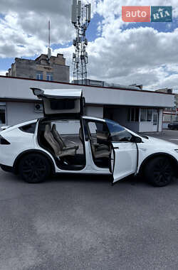 Внедорожник / Кроссовер Tesla Model X 2016 в 
