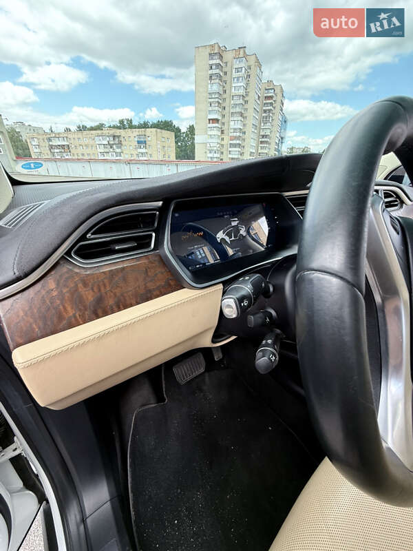 Позашляховик / Кросовер Tesla Model X 2016 в Вінниці