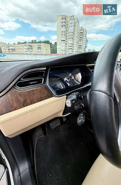 Внедорожник / Кроссовер Tesla Model X 2016 в 