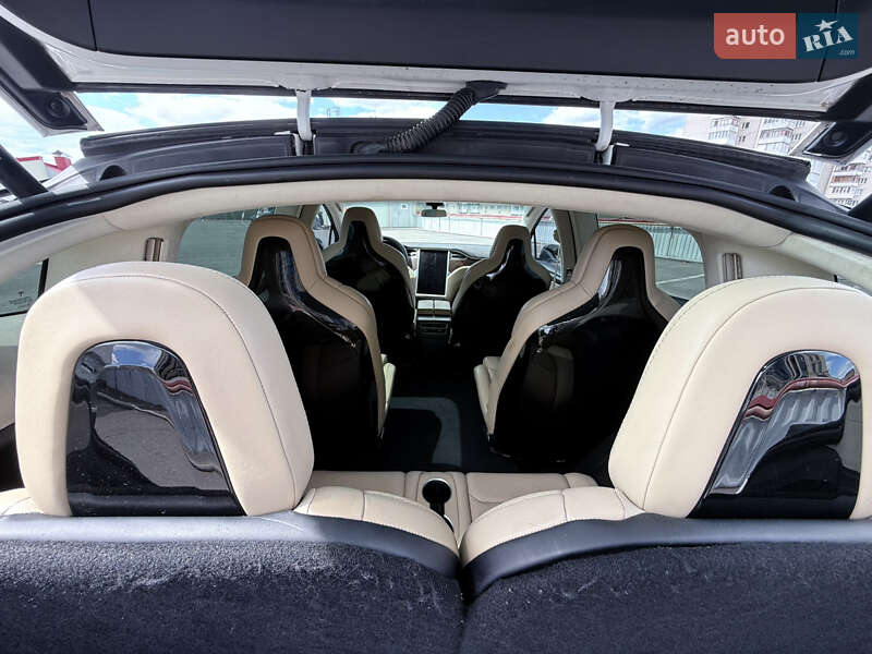 Позашляховик / Кросовер Tesla Model X 2016 в Вінниці