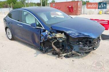 Позашляховик / Кросовер Tesla Model X 2019 в 