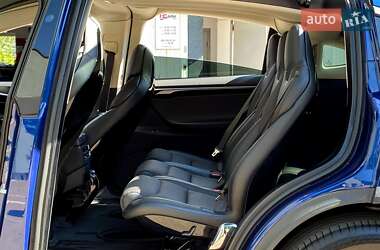 Внедорожник / Кроссовер Tesla Model X 2017 в 
