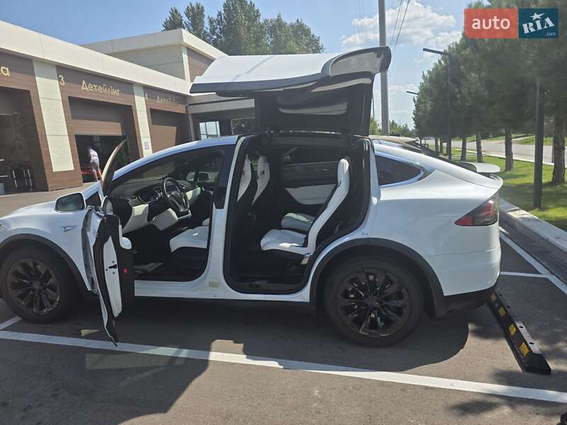 Внедорожник / Кроссовер Tesla Model X 2016 в Киеве фото 13 Внедорожник / Кроссовер Tesla Model X 2016 в Киеве