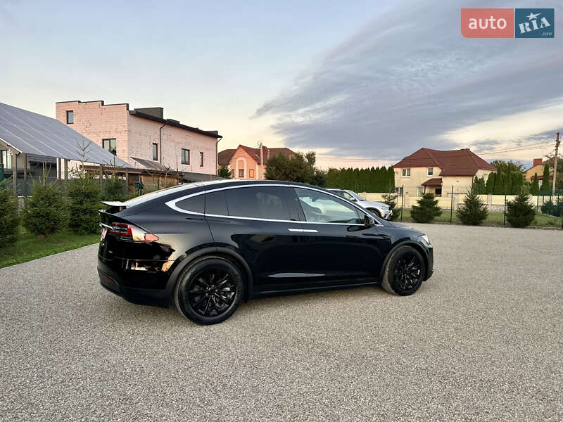 Позашляховик / Кросовер Tesla Model X 2018 в Тернополі