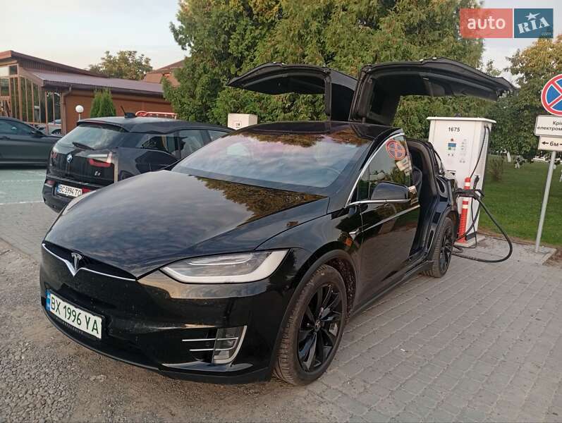 Внедорожник / Кроссовер Tesla Model X 2017 в 