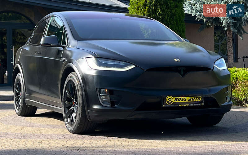 Tesla Model X 2019