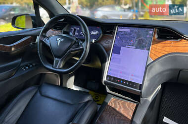 Позашляховик / Кросовер Tesla Model X 2019 в 