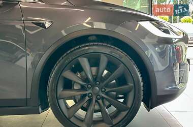 Позашляховик / Кросовер Tesla Model X 2018 в 