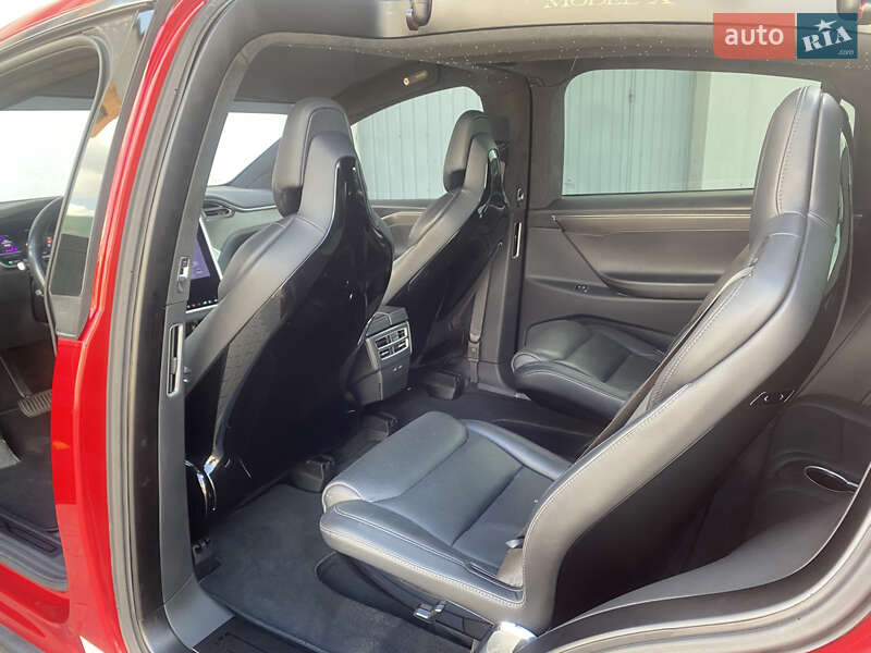 Внедорожник / Кроссовер Tesla Model X 2016 в Луцке