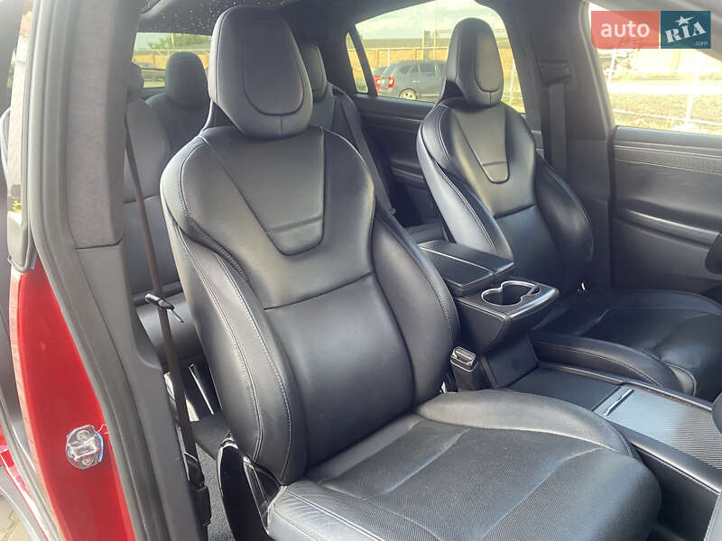 Внедорожник / Кроссовер Tesla Model X 2016 в Луцке